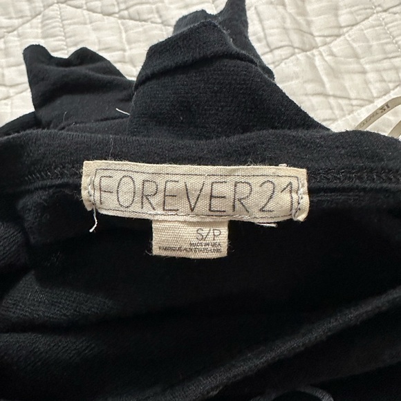 Forever 21 x ASPCA “expert snuggler” dog long sleeve crop top - Picture 5 of 5